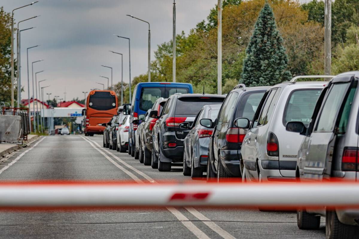 Очереди на въезд в Польшу угрожают логистическим цепочкам