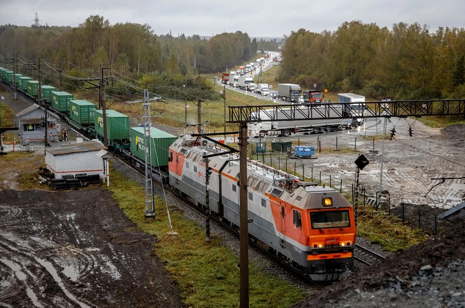 Новый путепровод открыт в Свердловской области
