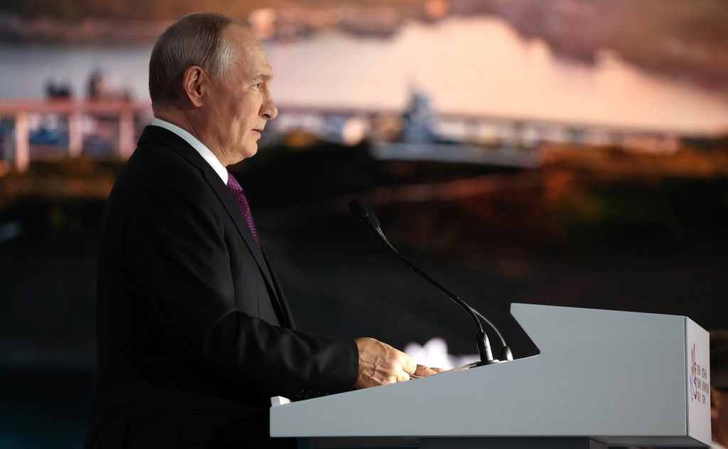Путин: «Необходимо задавать стандарты автономных перевозок гражданских грузов с помощью дронов»