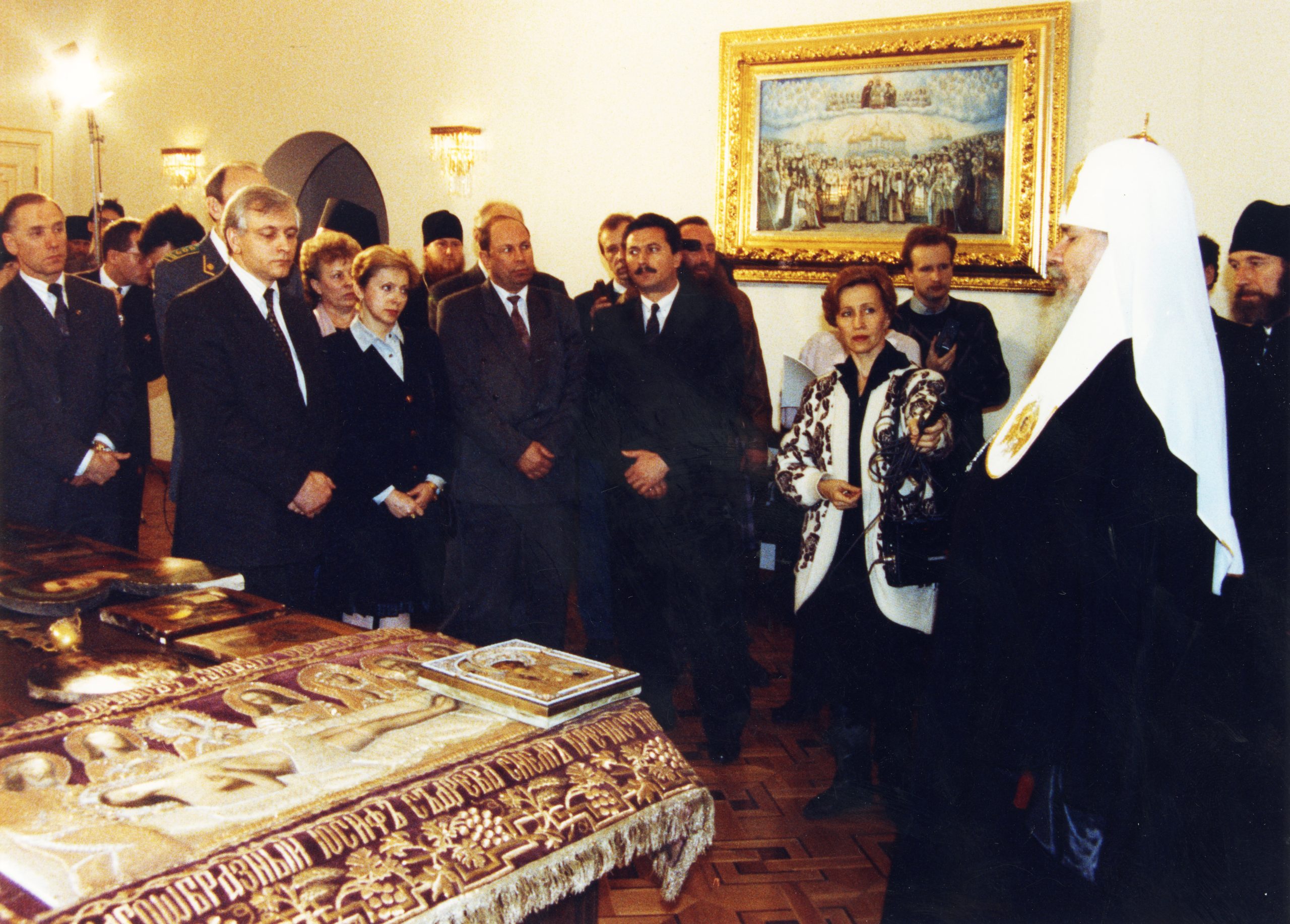 19 апреля 1993 года в Свято-Даниловом монастыре состоялась первая церемония передачи в дар Московской Патриархии Русской Православной Церкви руководством ГТК России более 2000 икон и предметов религиозного культа, изъятых в ходе таможенных досмотров при незаконном вывозе за рубеж